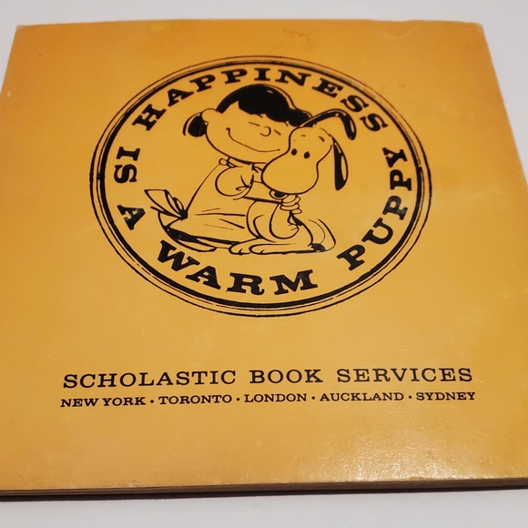 Happiness Is A Warm Puppy First Print Snoopy Paperback Book '70 Charles Schulz - Picture 4 of 13